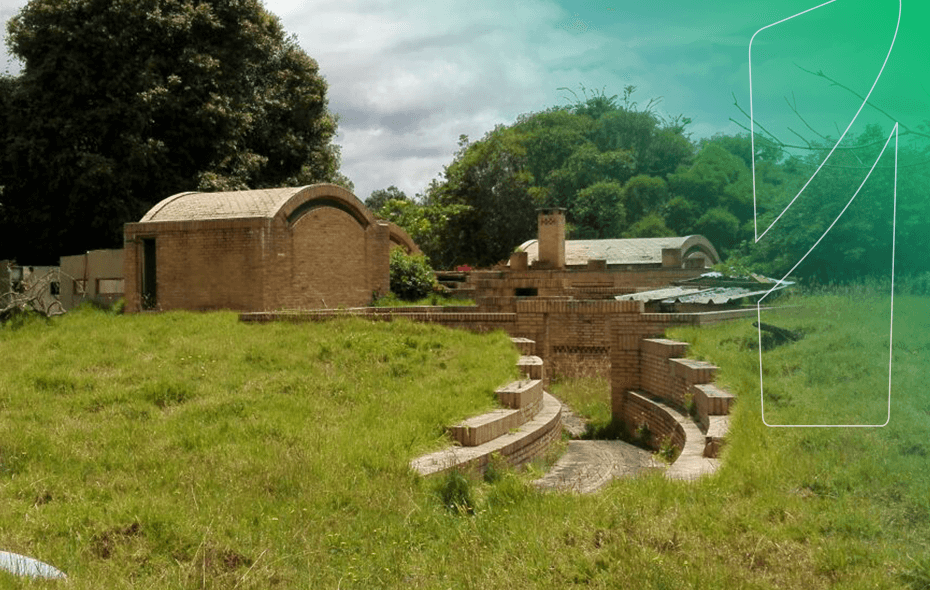 Casas de ladrillo rodeadas de zona verde 