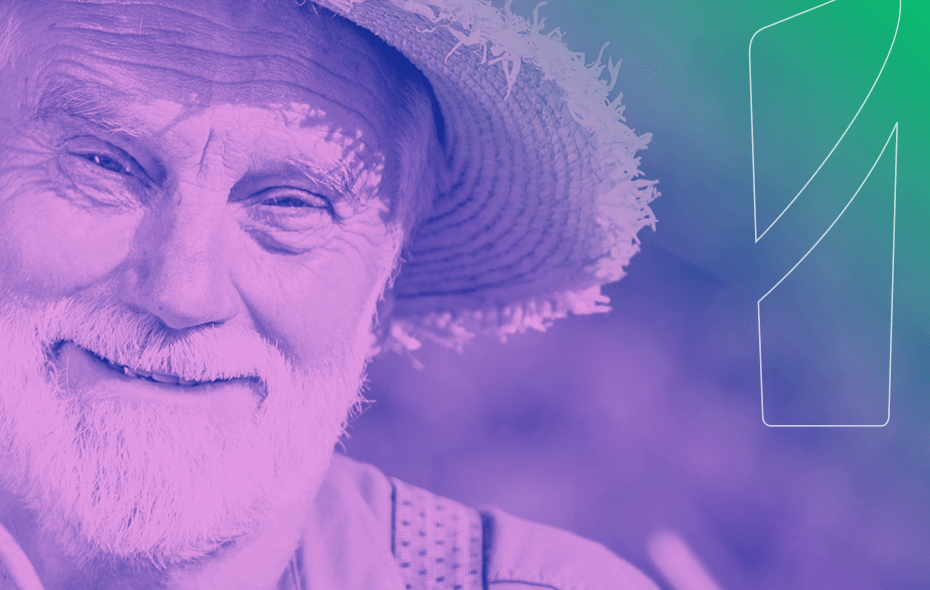 Hombre de edad adulta sonriendo 