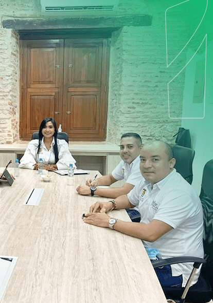 Reunión de personas en una sala de juntas Reunión de personas en una sala de juntas