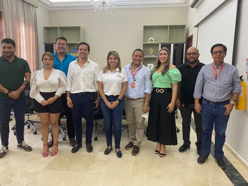 Recorrido-zona-caribe Personas en una sala de juntas